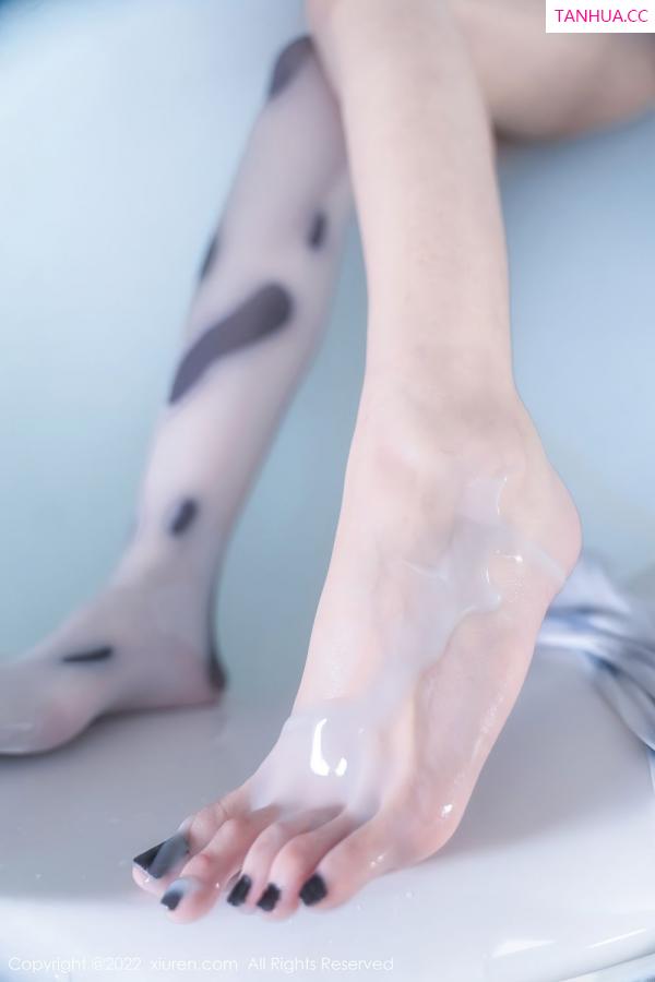 陈怡曼 叶媚儿Amei [XiuRen]高清写真图 2022.08.31 No.5520 陈怡曼——长腿御姐第54张图片